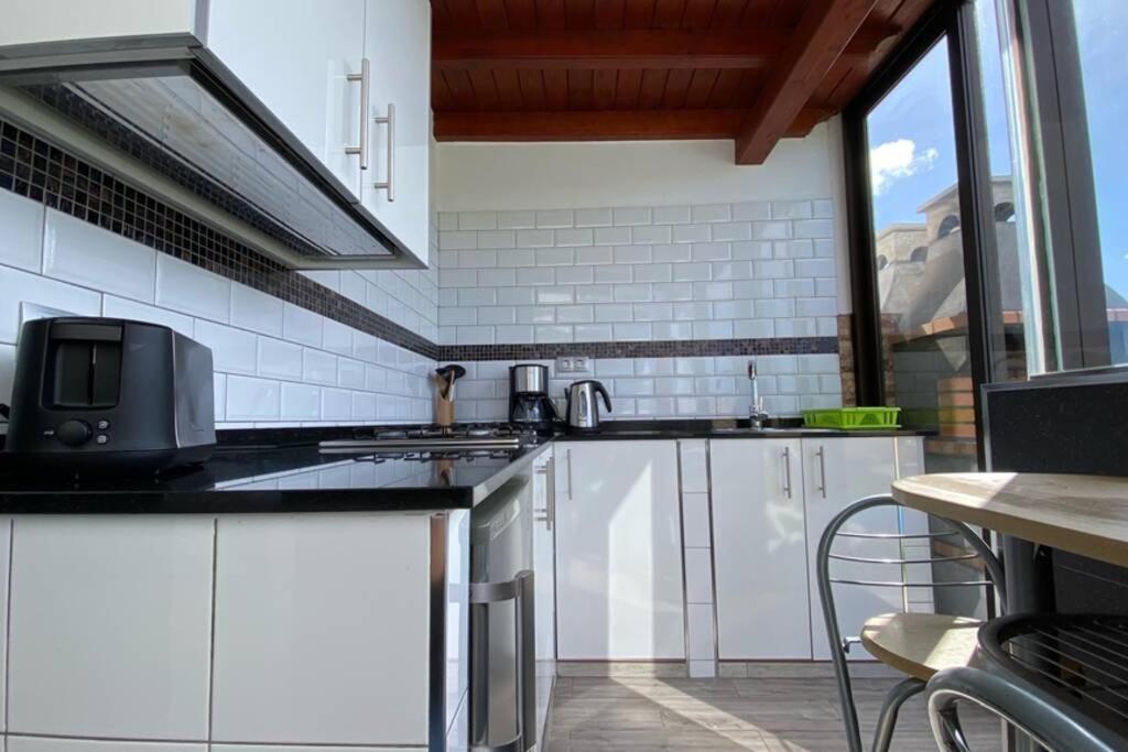 Estudio Agradable, Con Jacuzzi, Terraza Y Barbacoa, Totalmente Independiente Apartment Коралео Екстериор снимка