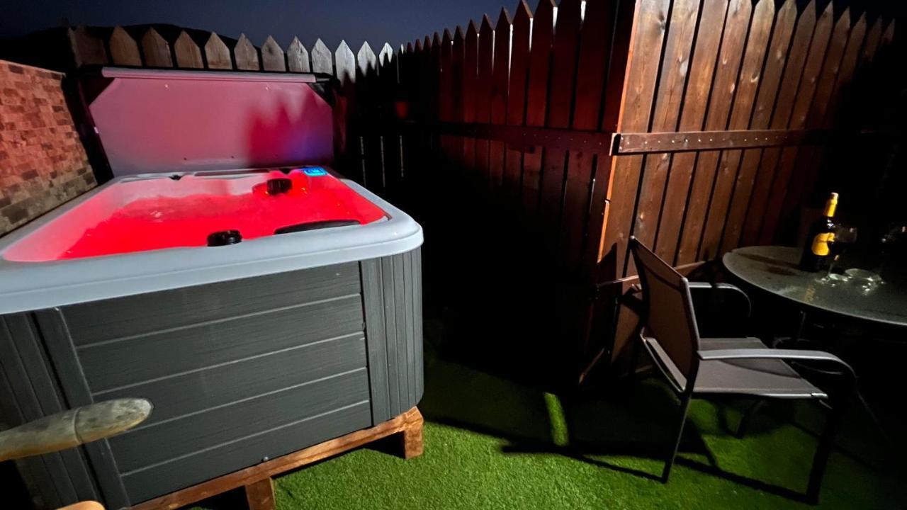 Estudio Agradable, Con Jacuzzi, Terraza Y Barbacoa, Totalmente Independiente Apartment Коралео Екстериор снимка
