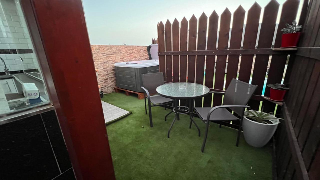 Estudio Agradable, Con Jacuzzi, Terraza Y Barbacoa, Totalmente Independiente Apartment Коралео Екстериор снимка
