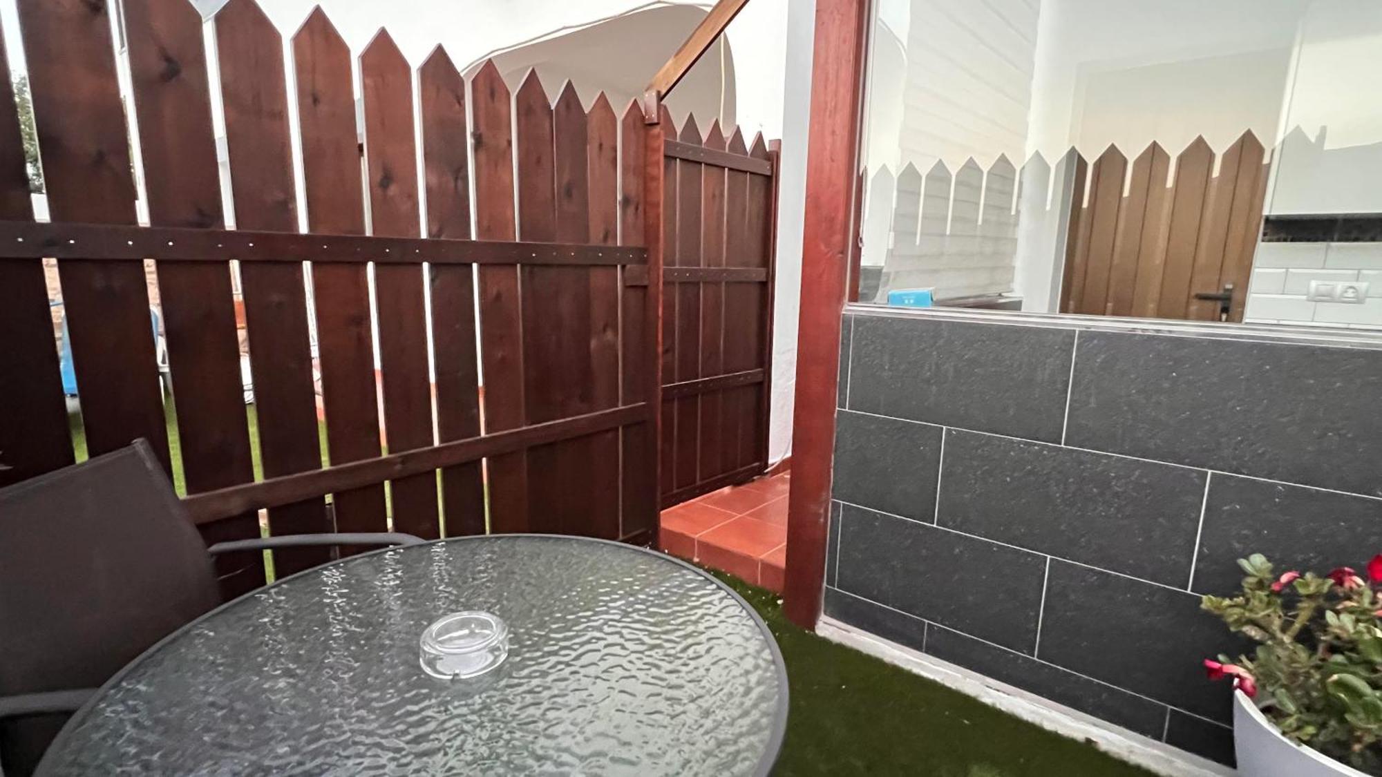 Estudio Agradable, Con Jacuzzi, Terraza Y Barbacoa, Totalmente Independiente Apartment Коралео Екстериор снимка